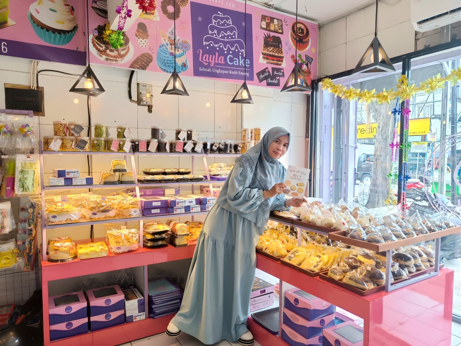 Tim pembuat kue artisanal Layla Cake
